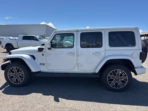 Used 2023 Jeep Wrangler Unlimited Sahara AWD/4WD image 8