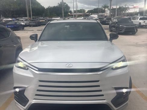 Used 2025 Lexus TX 350 AWD w/ Technology Package image 4