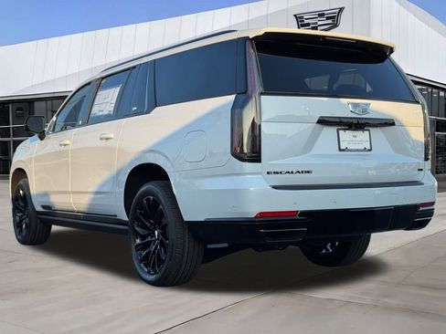 New 2026 Cadillac Escalade ESV Sport w/ LPO, ONYX Package image 5