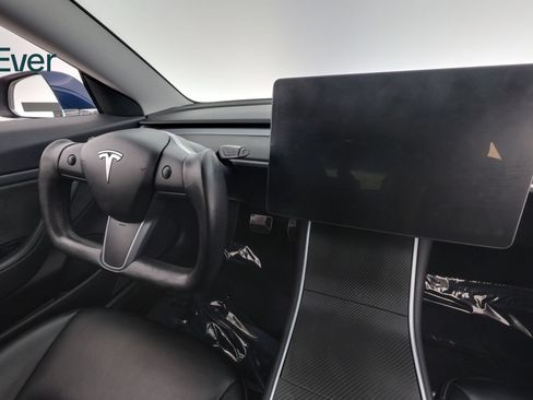 Used 2019 Tesla Model 3 Standard Range RWD image 25