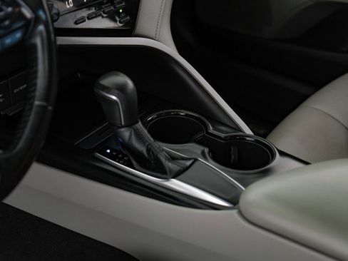 Used 2019 Toyota Camry SE image 21