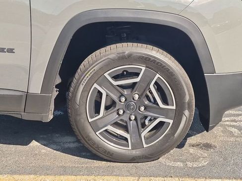 New 2026 Jeep Cherokee Laredo AWD/4WD image 9