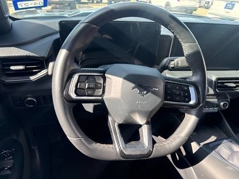 Used 2025 Ford Mustang GT RWD image 9