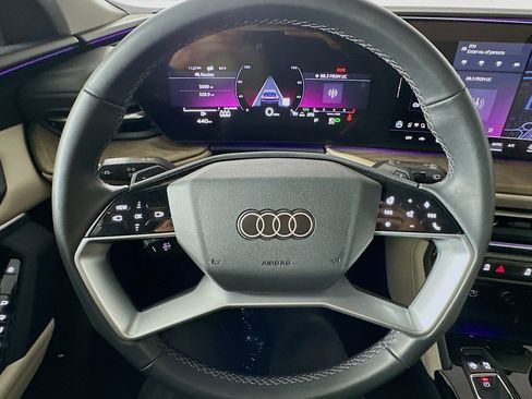 Used 2025 Audi Q5 Premium w/ Convenience Package image 19