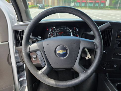 Used 2025 Chevrolet Express 3500 LT w/ LT Preferred Equipment Group RWD image 21