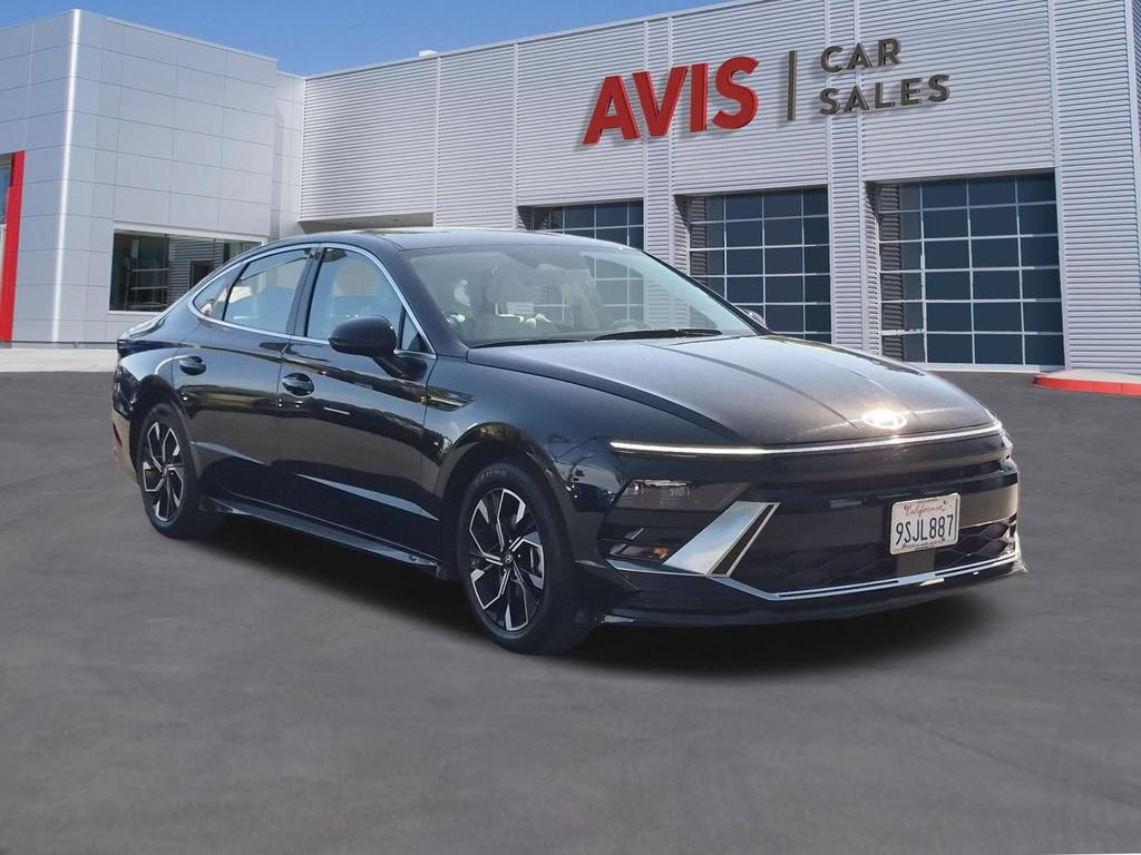Used 2025 Hyundai Sonata SEL FWD image 3