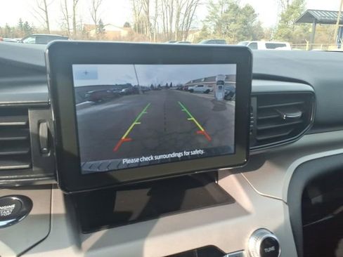 Used 2023 Ford Explorer XLT image 20