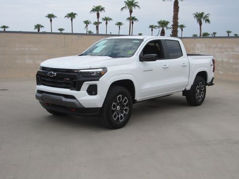 Used 2024 Chevrolet Colorado Z71 w/ Z71 Convenience Package 2 image 1