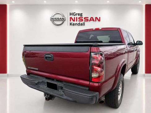 Used 2006 Chevrolet Silverado 2500 LT w/ Onstar Plus Package AWD/4WD image 5