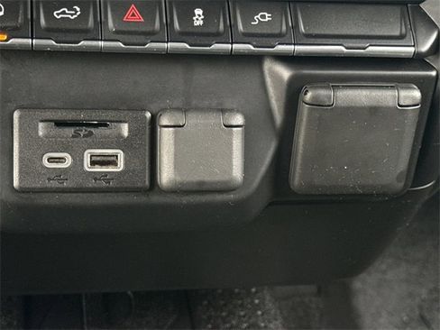 Used 2020 Chevrolet Silverado 1500 LT w/ All-Star Edition image 21