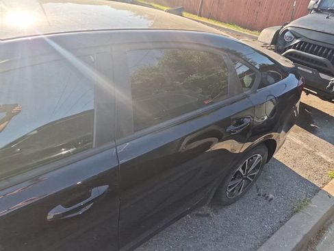 Used 2024 Kia Forte LXS w/ LXS Technology Package FWD image 9
