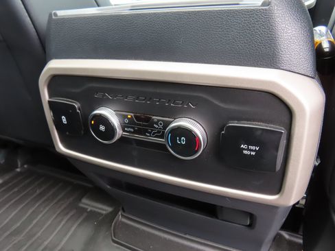Used 2024 Ford Expedition Max XLT AWD/4WD image 38