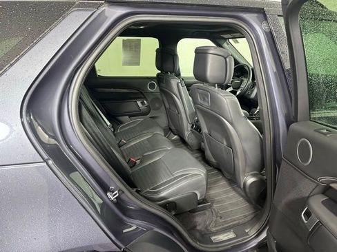 Used 2024 Land Rover Discovery Metropolitan Edition AWD/4WD image 11