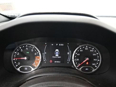 Used 2019 Jeep Renegade Latitude w/ Popular Equipment Group image 14