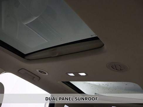 Used 2023 Buick Enclave Avenir w/ Avenir Technology Package FWD image 4