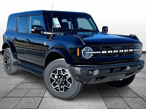 New 2025 Ford Bronco Outer Banks image 2