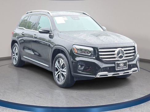 Used 2025 Mercedes-Benz GLB 250 4MATIC image 4