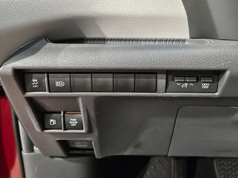 Used 2024 Toyota Sienna LE image 25