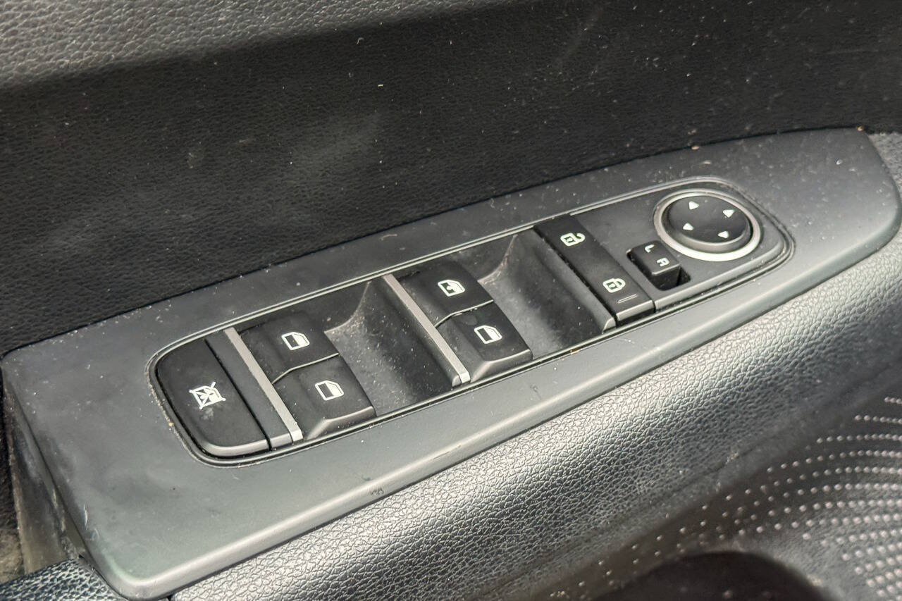 Used 2019 Kia Forte LXS FWD image 17