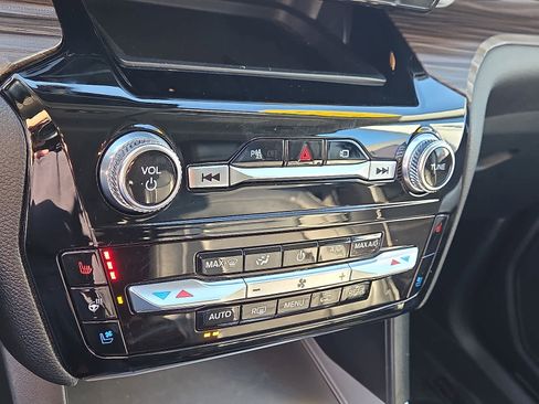 Used 2022 Ford Explorer Limited w/ Equipment Group 301A image 17