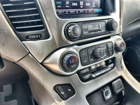 Used 2018 Chevrolet Suburban LT RWD image 27