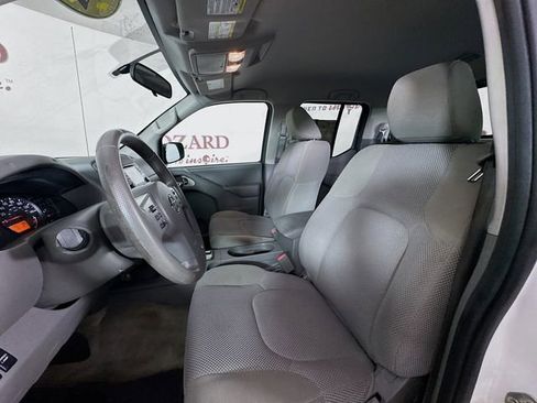 Used 2018 Nissan Frontier SV image 23