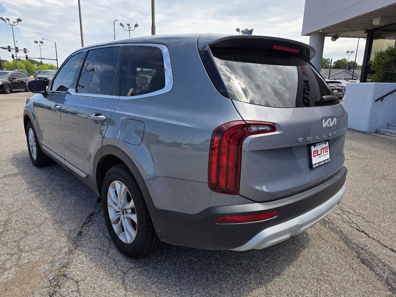 Used 2022 Kia Telluride LX FWD image 7