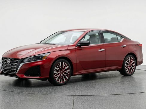 Used 2025 Nissan Altima 2.5 SV image 3