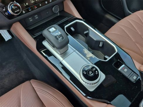 New 2025 Mitsubishi Outlander SEL image 15