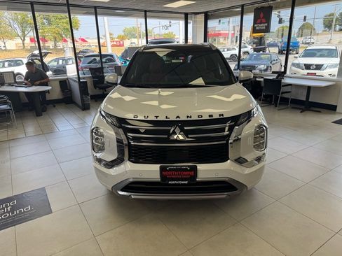 New 2025 Mitsubishi Outlander SEL image 8