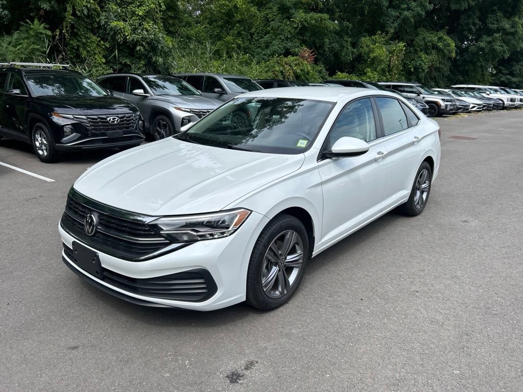 Used 2023 Volkswagen Jetta SE FWD image 9