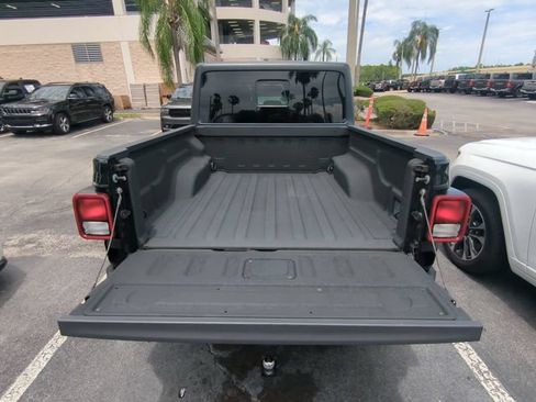 Used 2021 Jeep Gladiator Overland w/ Popular Equipment Package AWD/4WD image 14