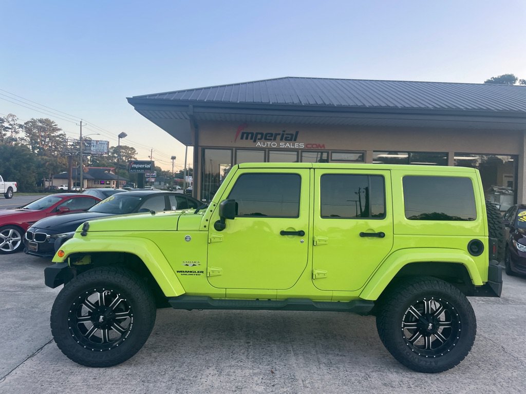 Used 2016 Jeep Wrangler Unlimited Sahara w/ Connectivity Group AWD/4WD image 2