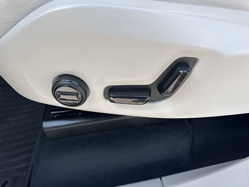 Used 2024 Volvo XC90 B6 Plus w/ Protection Package Premier image 10