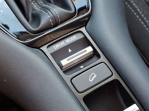 Certified 2024 Honda HR-V LX image 25