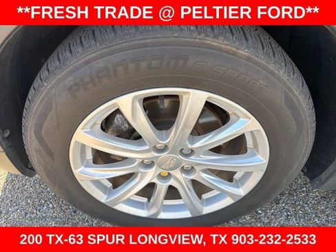 Used 2019 Cadillac XT4 Luxury w/ Cold Weather Package image 9