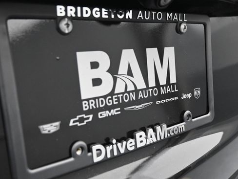 Used 2021 Buick Enclave Essence w/ Sun And Navigation Package image 34