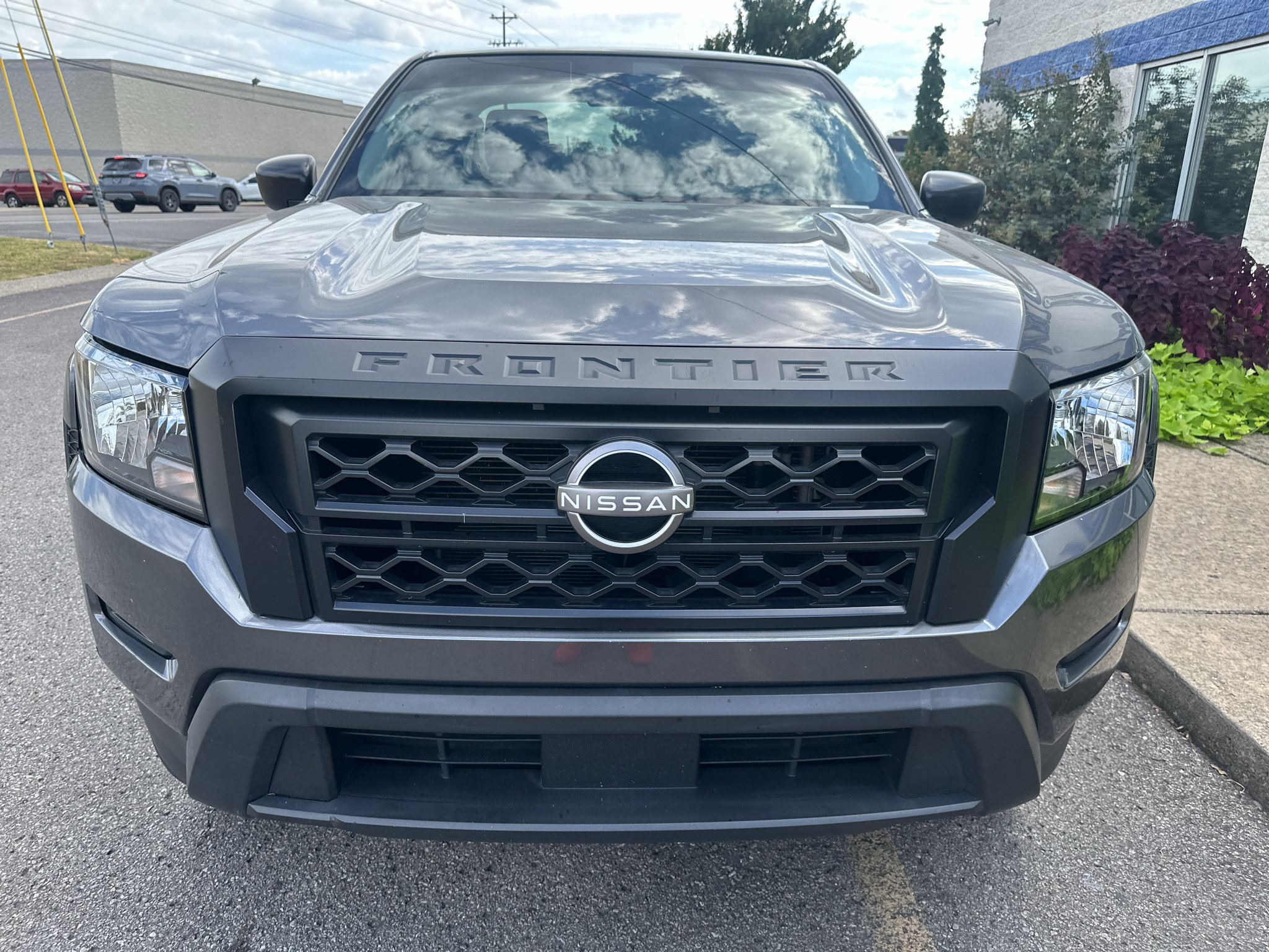 Used 2022 Nissan Frontier S RWD image 9