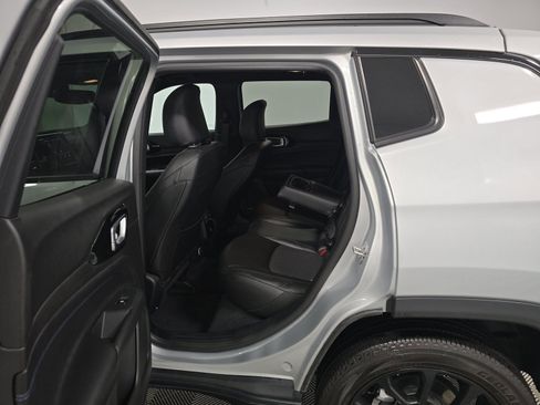 Used 2025 Jeep Compass Latitude w/ Convenience Group image 12