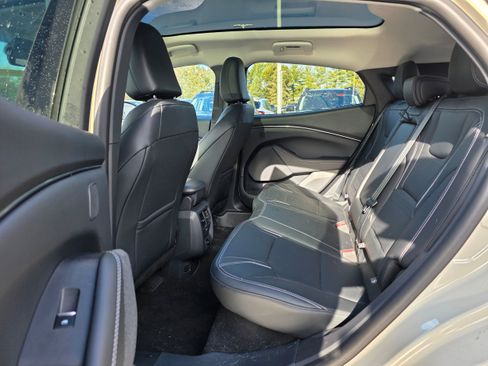 Used 2025 Ford Mustang Mach-E Premium image 8