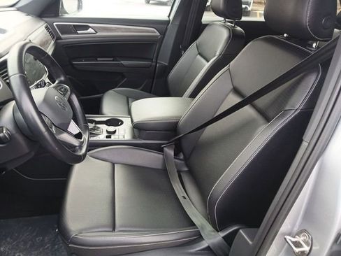 Used 2020 Volkswagen Atlas Cross Sport SE image 11