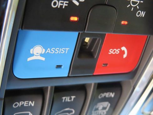 Used 2023 Jeep Grand Wagoneer Series III image 17