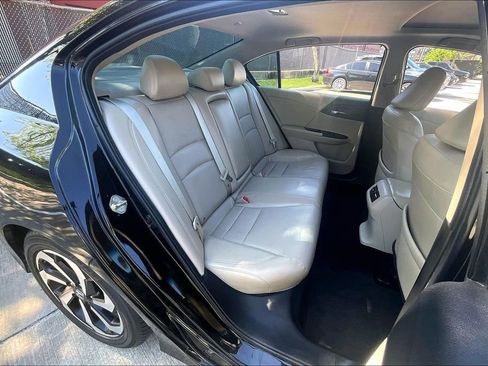 Used 2017 Honda Accord EX-L image 38