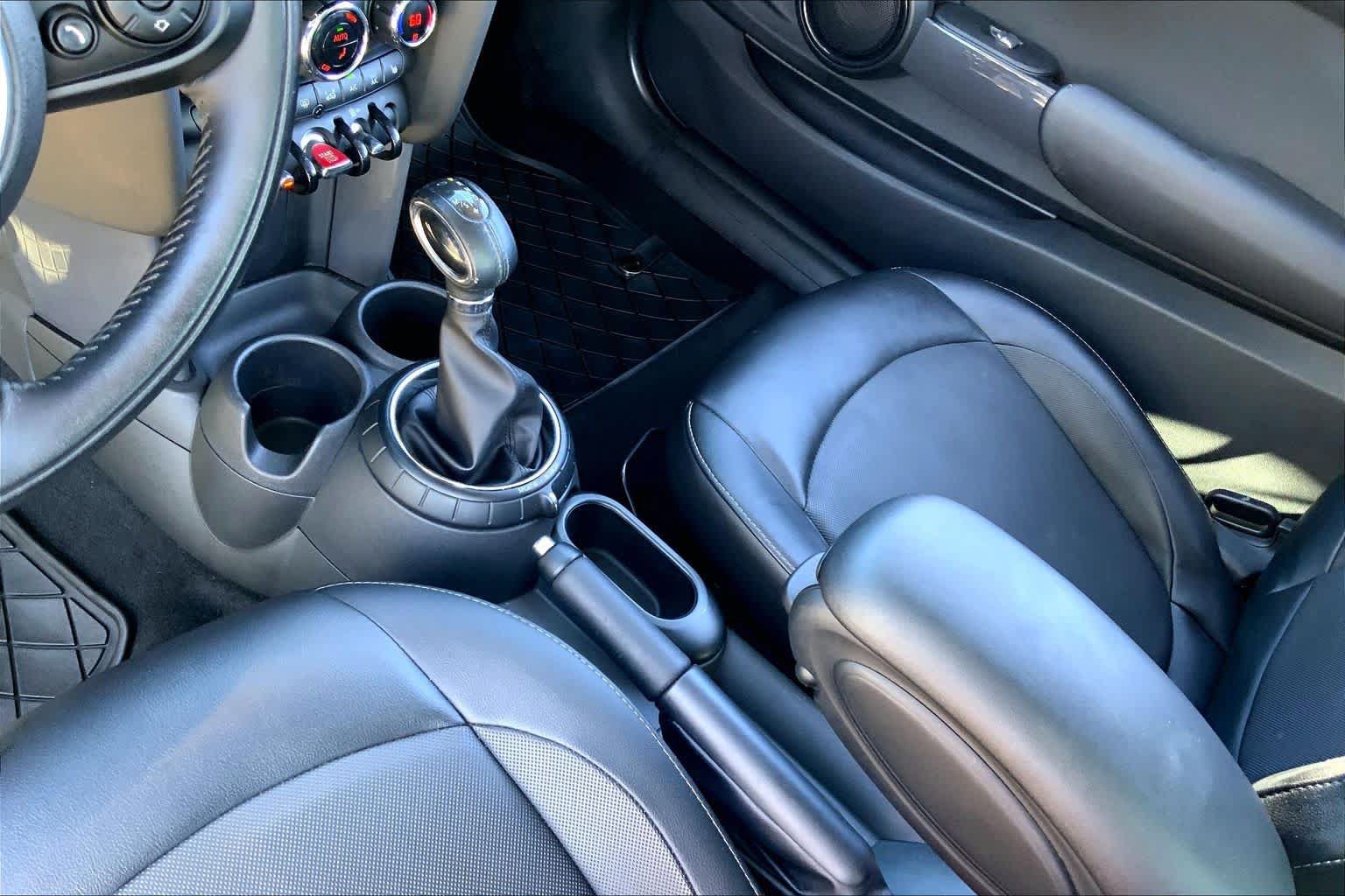 Used 2016 MINI Cooper 2-Door Hardtop FWD image 15