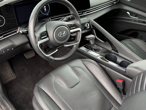 Used 2023 Hyundai Elantra Limited w/ Cargo Package FWD image 4