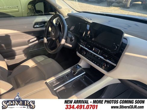 Used 2022 Nissan Pathfinder SL w/ SL Premium Package image 10