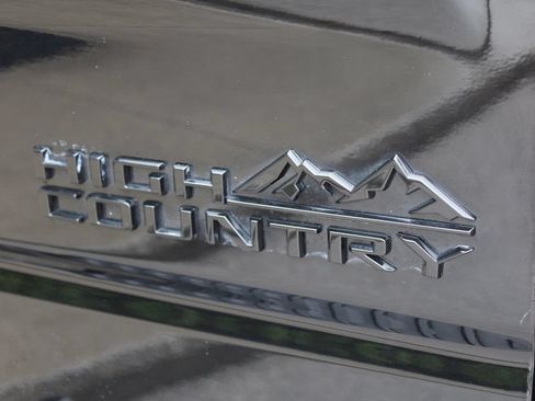 Used 2025 Chevrolet Silverado 1500 High Country w/ Midnight Edition AWD/4WD image 19