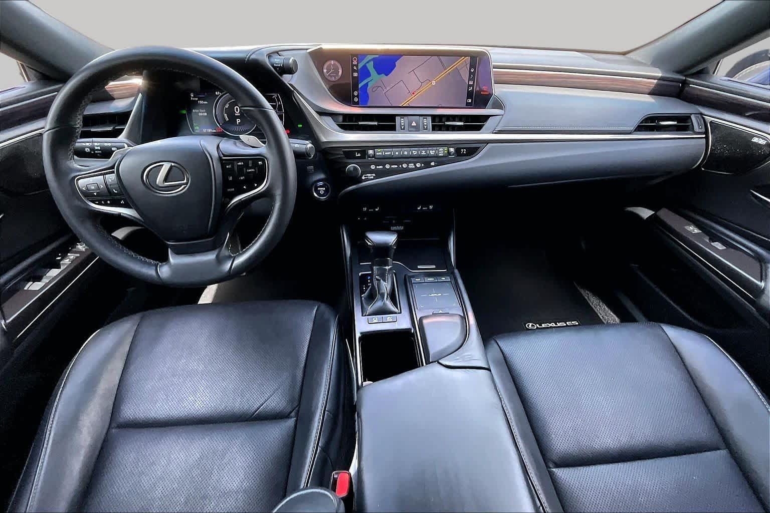 Used 2020 Lexus ES 300h w/ Premium Package FWD image 16
