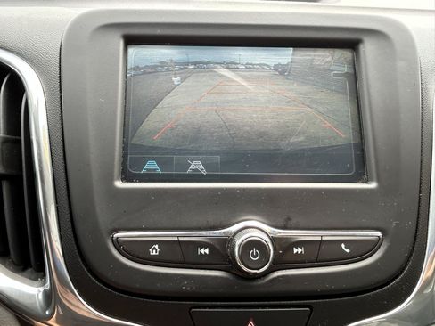 Used 2018 Chevrolet Equinox LS FWD image 23