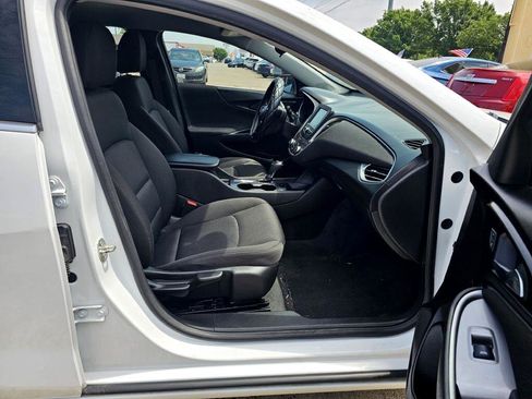 Used 2018 Chevrolet Malibu LS image 16